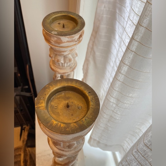 Pair of carved wooden candlesticks - Picture 6 of 7